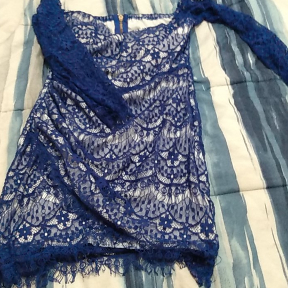 Blue and white lacey long sleeve dress